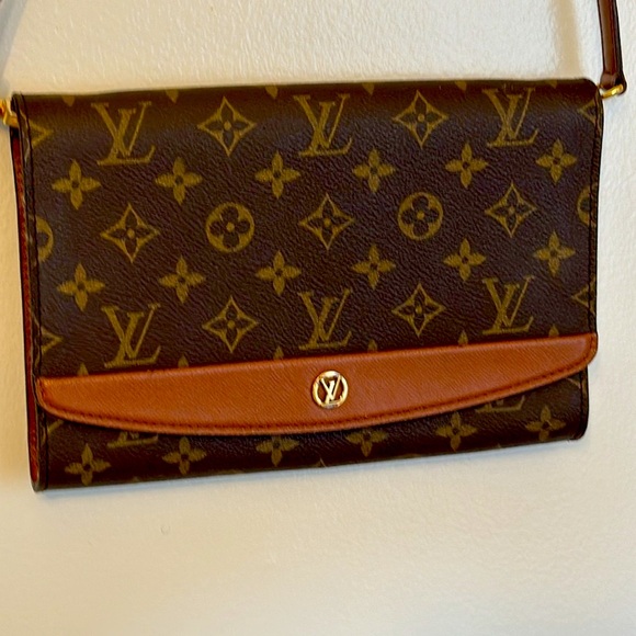 Louis Vuitton Long Monogram Middle pours in good condition - Picture 4 of 17